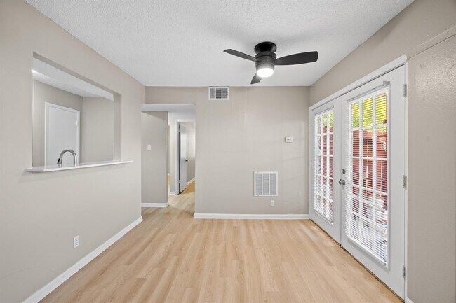 Foto del edificio - 8903 Parkfield Dr