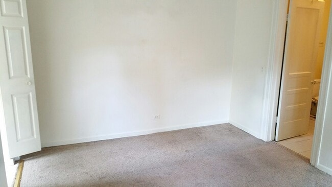 Building Photo - 1453 Ridge Ave