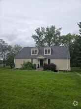 Building Photo - 614-618-618 Field Club Rd