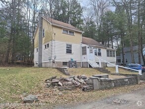 Building Photo - 114 Hillbilly Village
