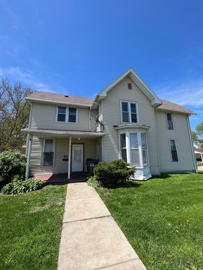 Building Photo - 927 3rd Ave N