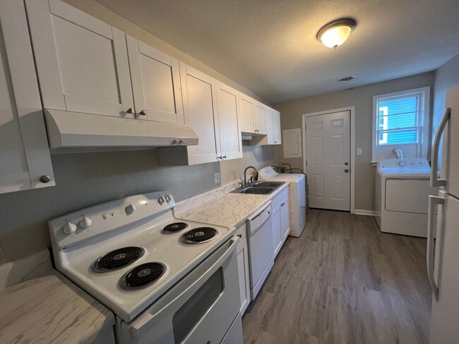 Building Photo - Chester,E.1045