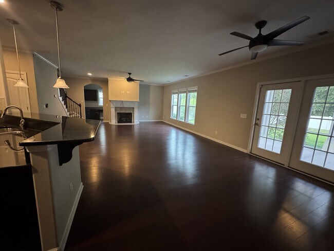 Building Photo - 139 Tahoe Dr