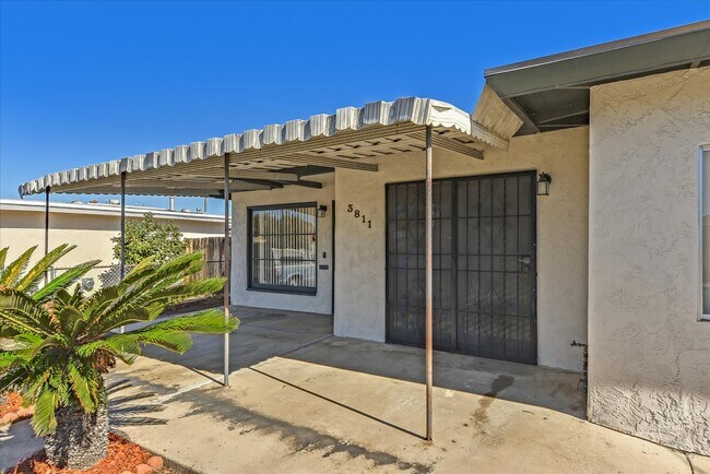 Building Photo - 3811 Boren St