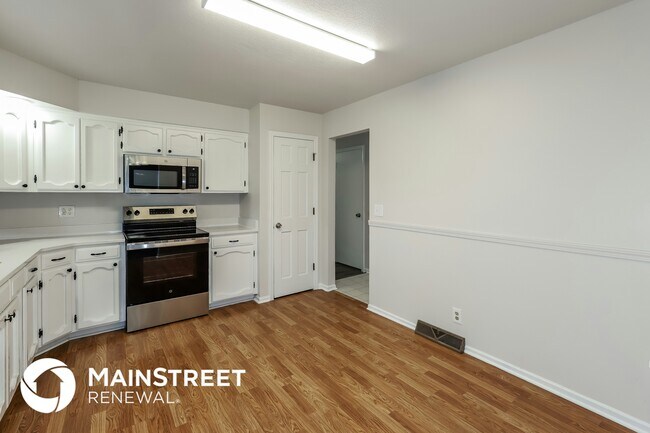 Foto del edificio - 63 Maple Dr