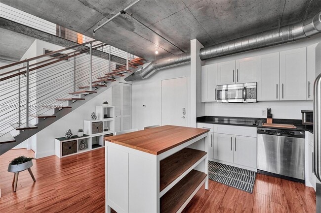 Building Photo - 690 SW 1st Ct