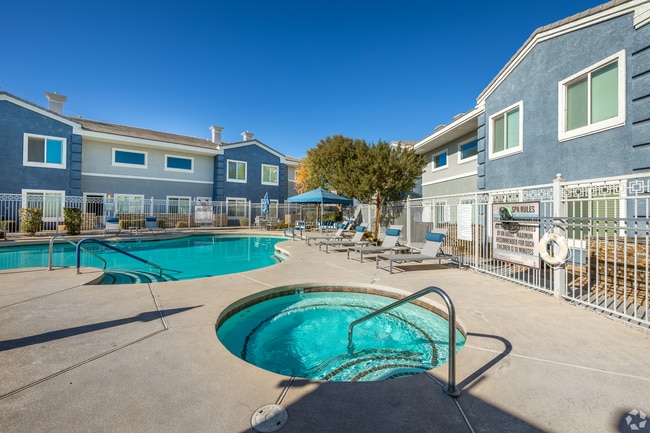 Building Photo - Camino Al Norte Townhomes