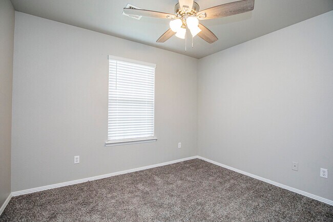 Foto del edificio - 1406 Hickory St