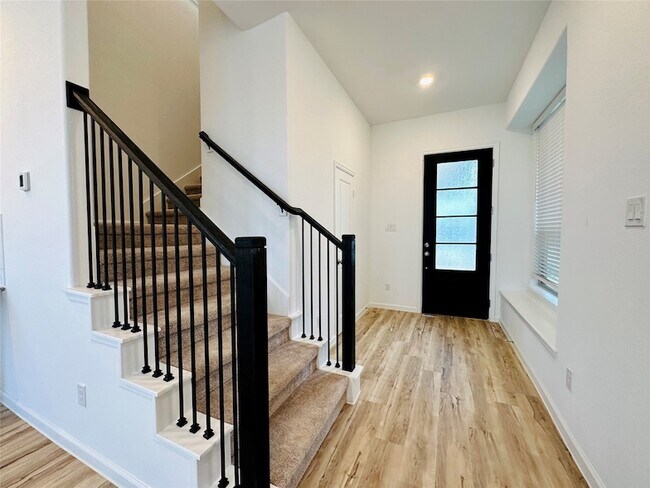 Foto del edificio - 4143 Champlain Wy