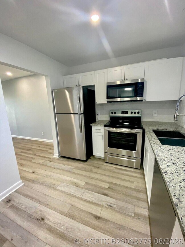 Building Photo - 200 Waterway Dr S
