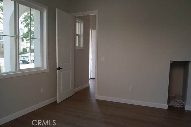 Building Photo - 425 W Duarte Rd