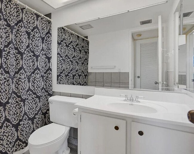 Foto del edificio - 4047 NW 16th St