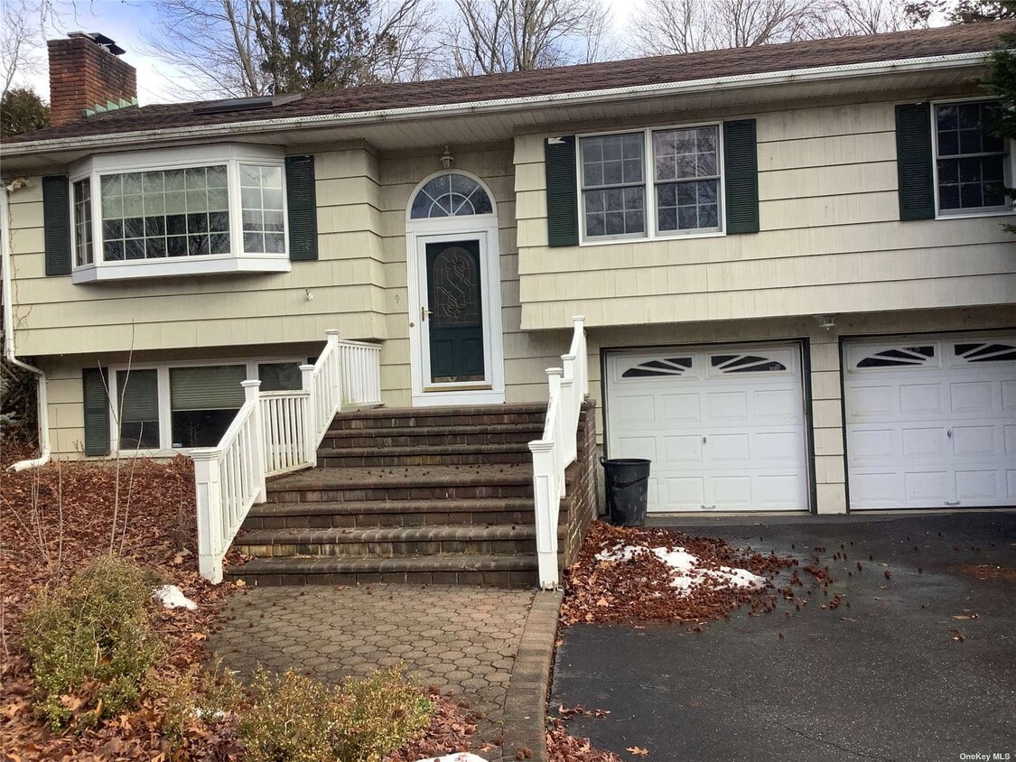 9 Little Bull Ct, Centerport, NY 11721 House Rental in Centerport, NY