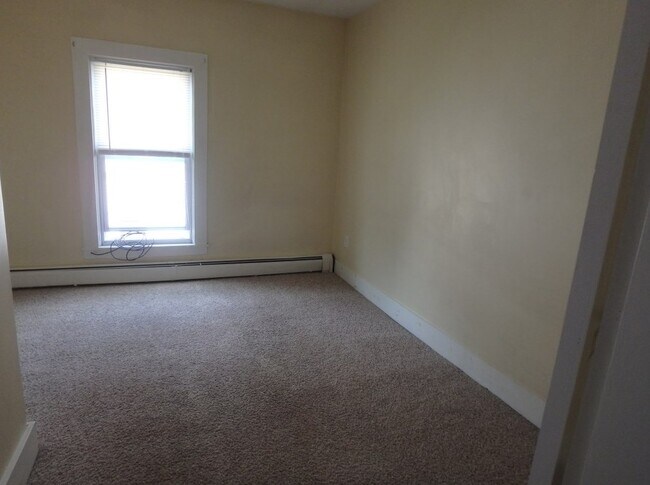 Building Photo - 37 Leverett St