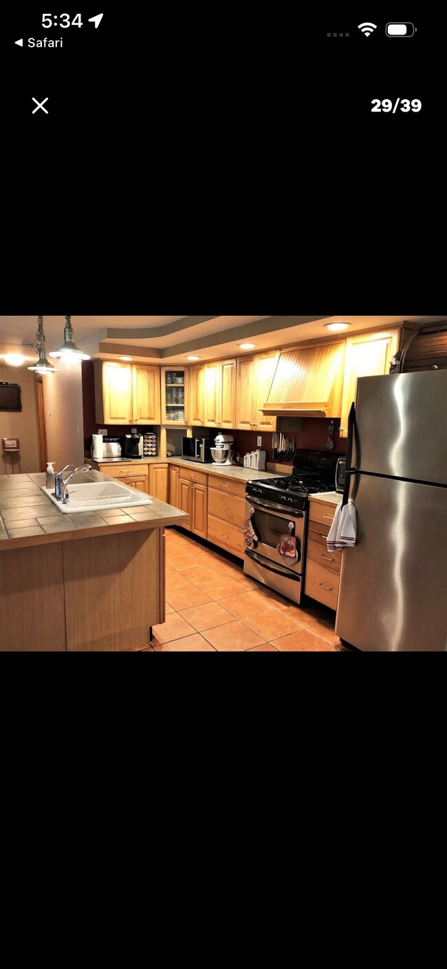 Foto del edificio - 79 Lawrence Rd