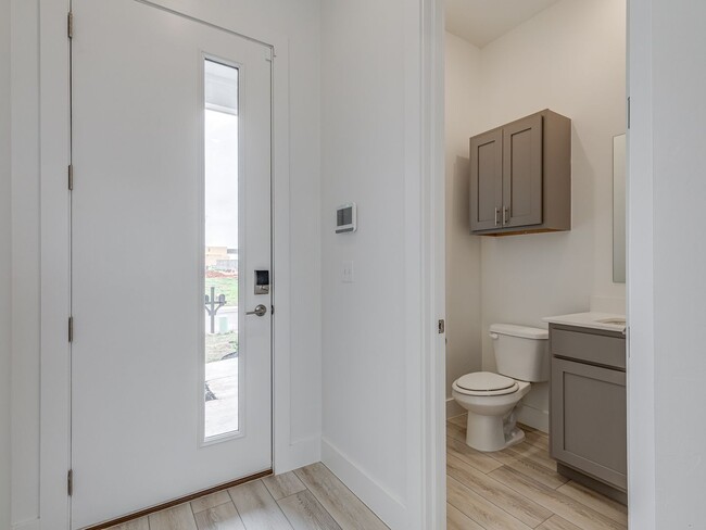 Building Photo - Beautiful New Construction Home in Edmond/...