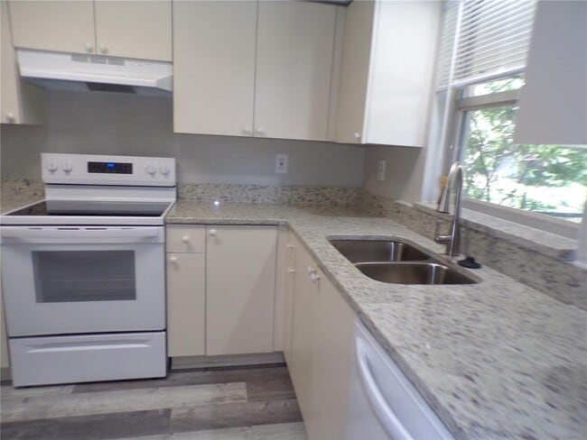 Foto del edificio - 1088 Melville Rd