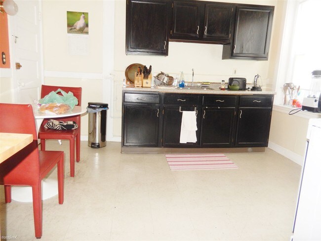 Foto del edificio - 2 br, 1 bath  - 222 South St