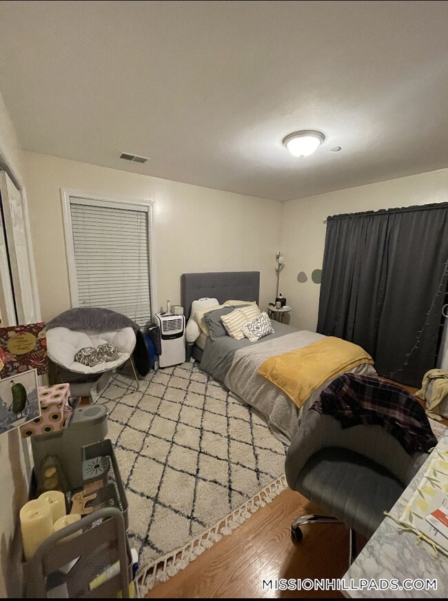 Foto del edificio - 207 Hillside St