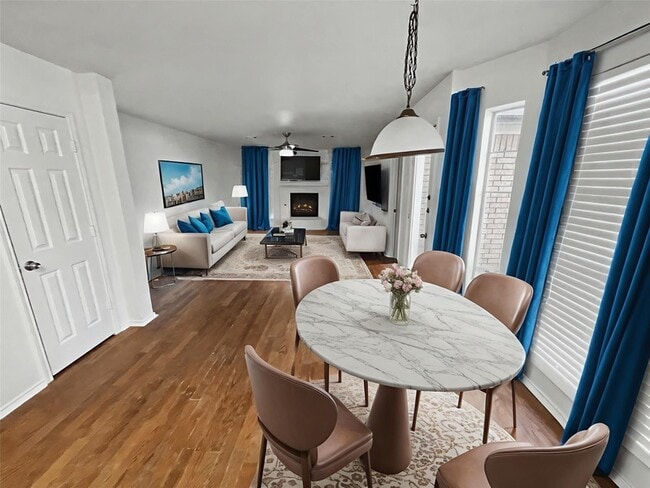 Photo - 611 Mariposa Dr House