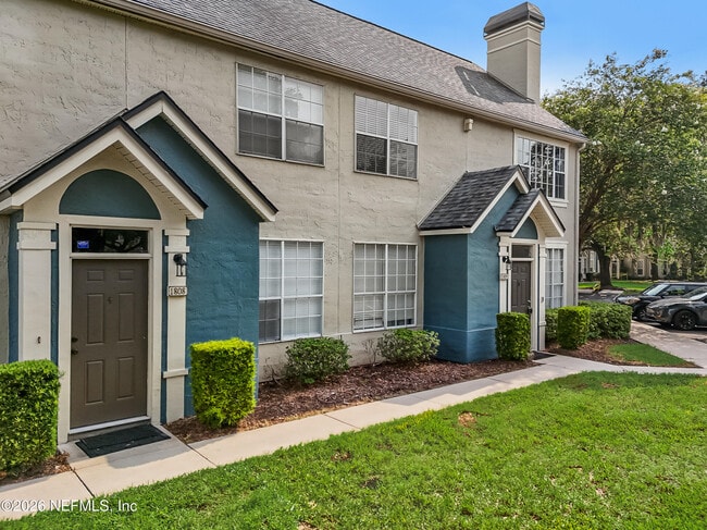 Building Photo - 13703 Richmond Park Dr N