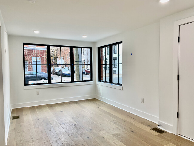 Building Photo - 701 S 19th St