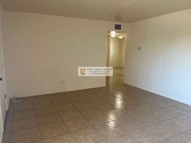 Foto del edificio - 4350 E Fairmount St