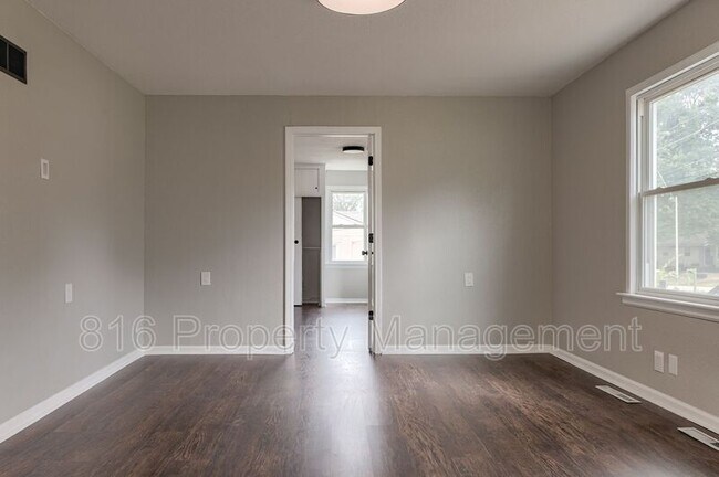 Building Photo - 429 NE 87th St