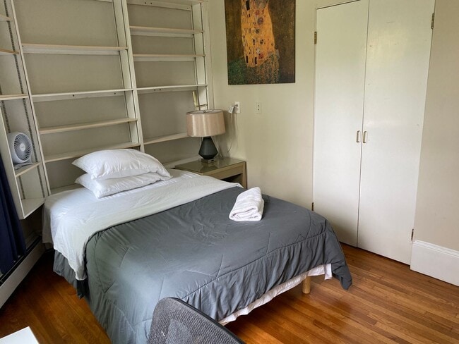 Foto del edificio - No Fee! 6/1/26 Huge Harvard Sq 8BR/3.5BA a...