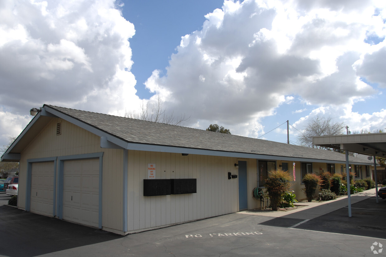 Building Photo - Village Lane Apartments