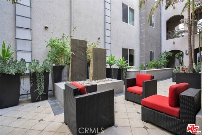 Foto del edificio - 4424 Whitsett Ave