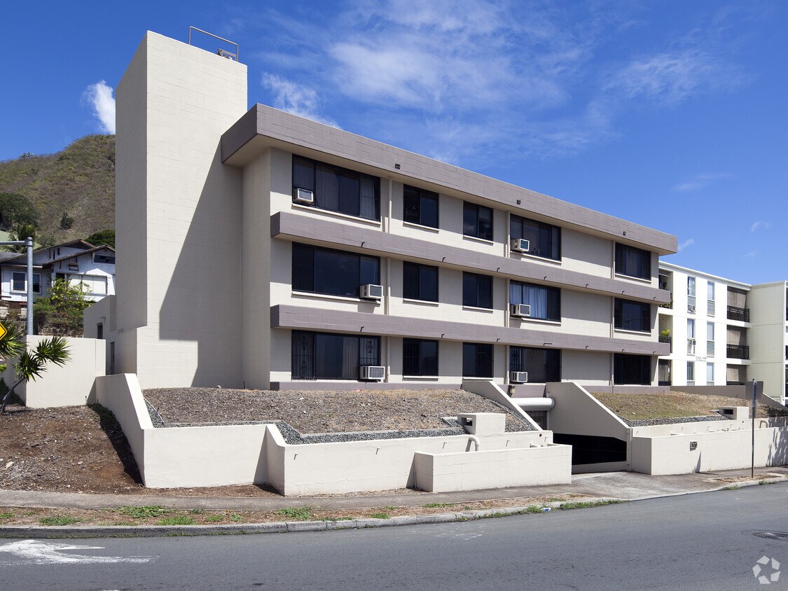 Primary Photo - 245 Iolani Ave