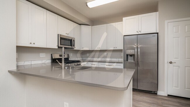 Foto del edificio - 2 Bedroom Wolf Ranch Townhome with 2 Car Garage