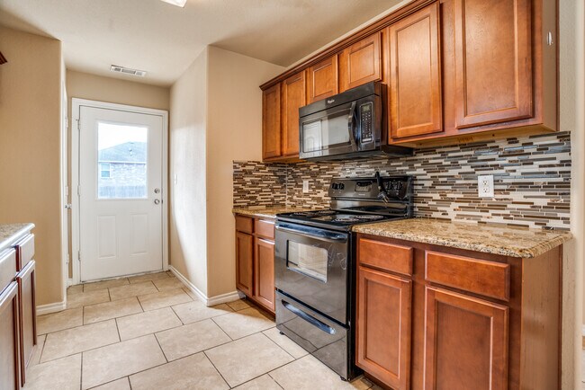 Foto del edificio - 811 E College Ave