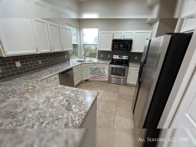 Foto del edificio - 8063 Cooper River Dr