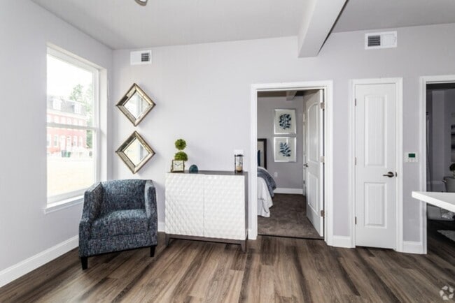 Zoe-Living Area - 200 5th Apartments