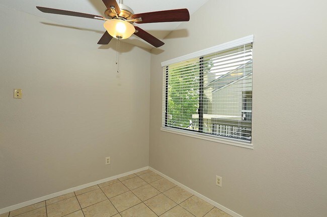 edgewater condominiums apartments bakersfield ca apartments com