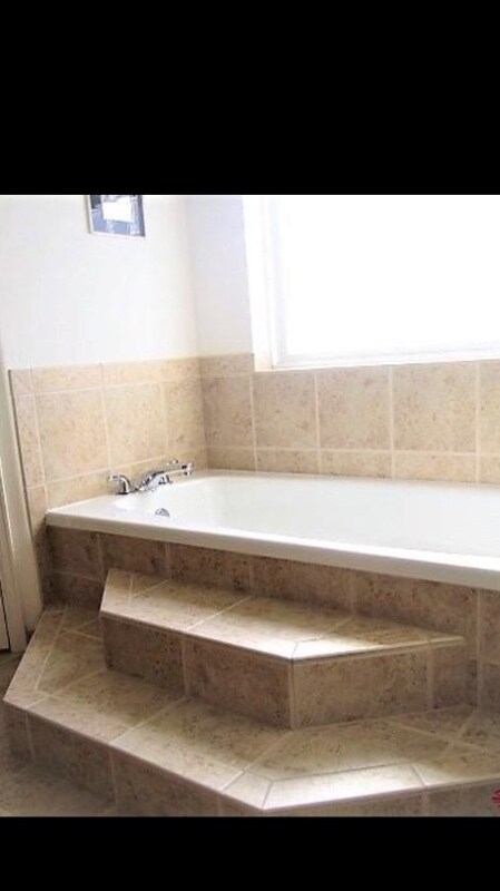 Building Photo - 2040 E Miami Rd