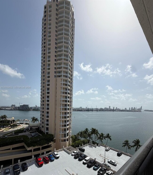 Building Photo - 540 Brickell Key Dr