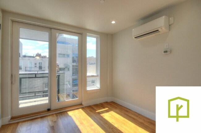 Building Photo - 854 Metropolitan Ave