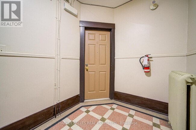 Building Photo - 1074 St Clair Ave W