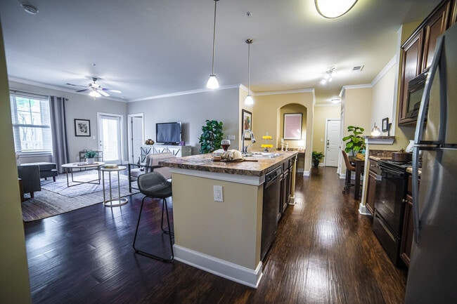 Building Photo - Avonlea Square