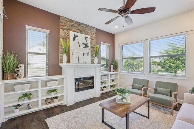 Foto del edificio - 124 Dreaming Plum Ln