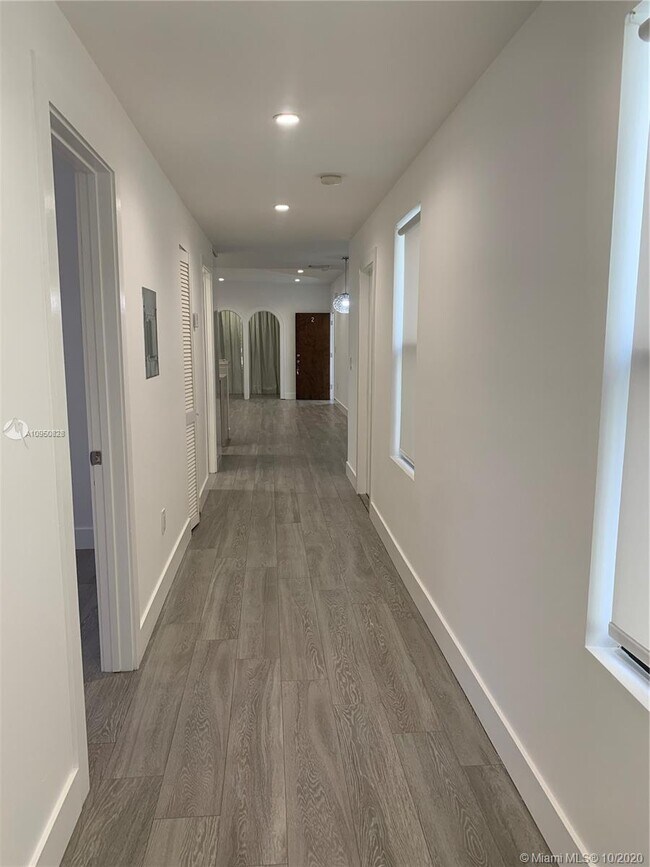 Foto del edificio - 1637 SW 10th St