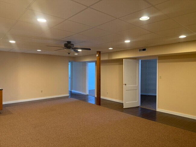 Building Photo - 2202 Hollins Mill Rd