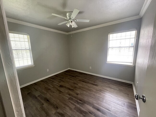 Photo - 1534 Harlandale Ave House