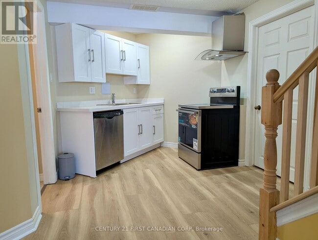 Building Photo - 924 Guildwood Blvd