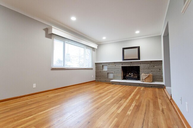 Foto del edificio - 2295 Shrewsbury Rd