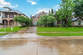 Building Photo - 920 Falcon Dr