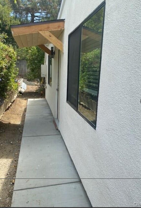 Foto principal - 620 Wilshire Pl